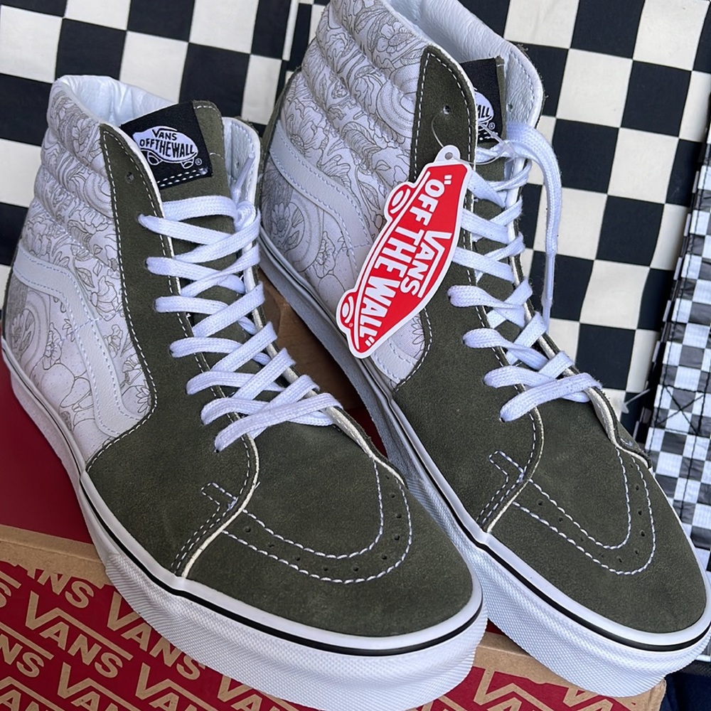 Vans WMNS Sk8-Hi Desert Skulls Grape Leaf/White sneakers - Picture 8 of 16